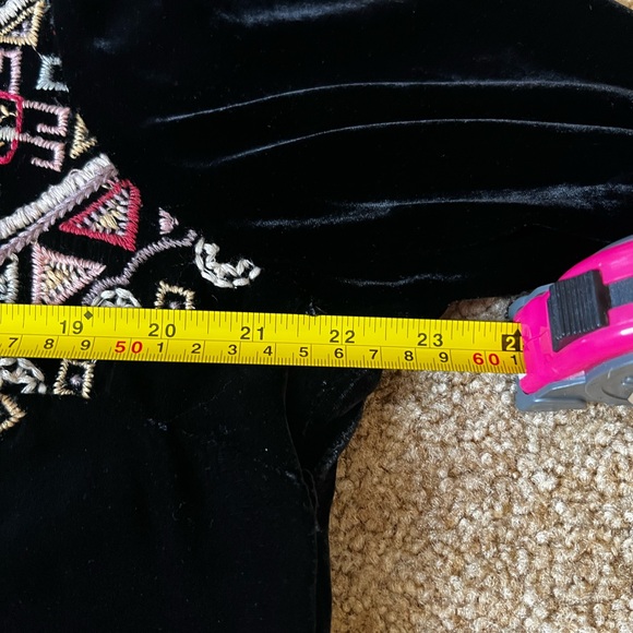 Johnny Was Black Embroidered Top - Picture 5 of 11